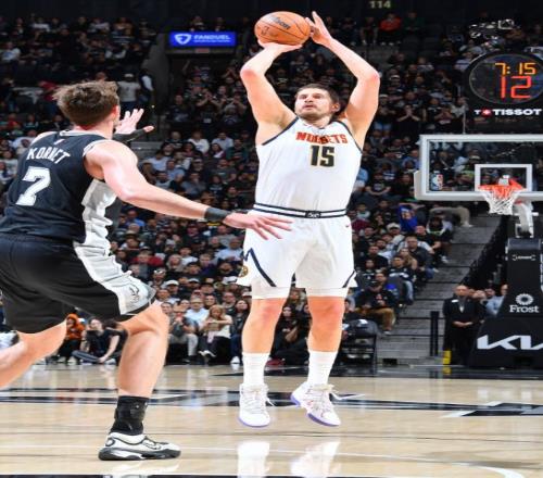 雷迪克多面,手风采获赞,球员到教练,PM体育官方网站,PM体育app下载平台,PM体育平台首页,PM体育官网入口