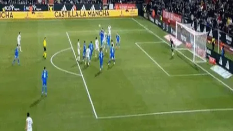 张常宁与刘晓彤再聚首：一红透粉丝圈，一事业辉煌疑似孕中